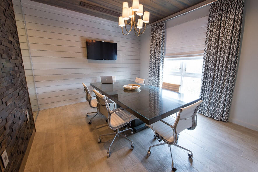 More Photos Of 245 Seven Farms Dr, Daniel Island Office For Lease