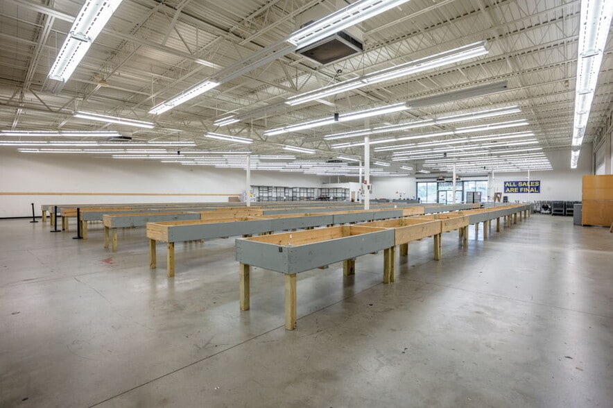 More Photos Of 1740 E Market St, Harrisonburg Storefront Retail Office For Sale