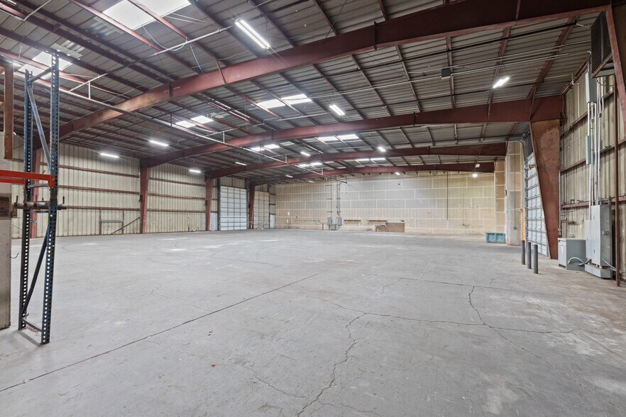 More Photos Of 3904 Winters St, Sacramento Warehouse For Lease