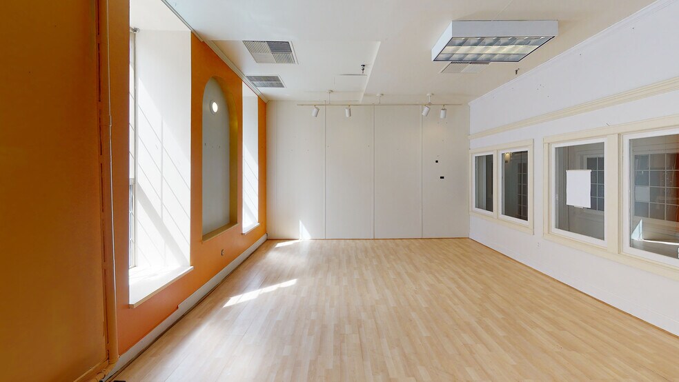More Photos Of 31 W Superior St, Duluth Office For Lease