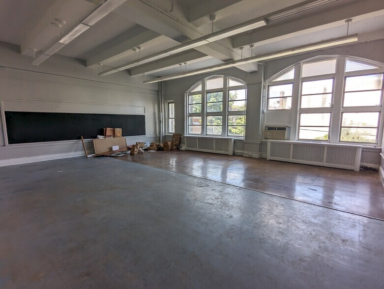 More Photos Of 1901 W Tioga St, Philadelphia Schools For Sale