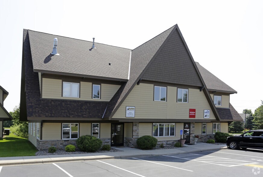 More Photos Of 2097 County Road D E, Maplewood Office For Lease