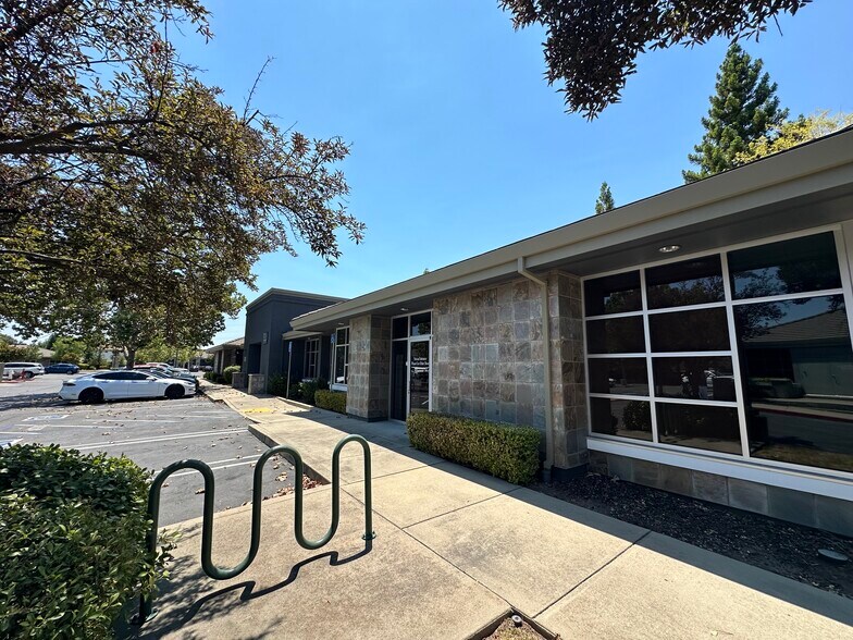 More Photos Of 951 Reserve Dr, Roseville Medical For Lease