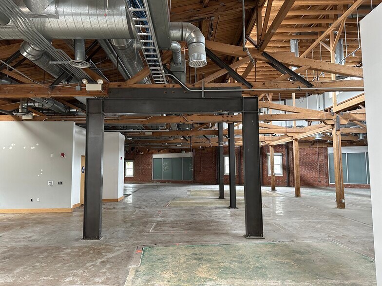 More Photos Of 200 Mildred Ave, Venice Loft Creative Space For Lease
