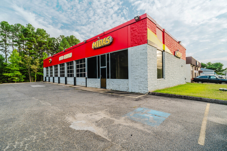 Primary Photo Of 21544 Great Mills Rd, Lexington Park Auto Repair For Lease