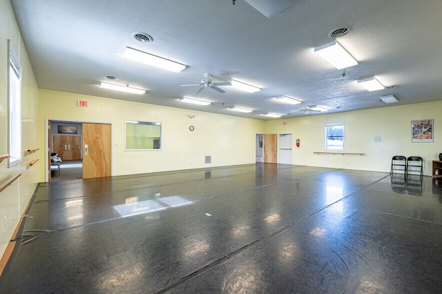 More Photos Of 1366 S Wabash St, Wabash Office For Sale