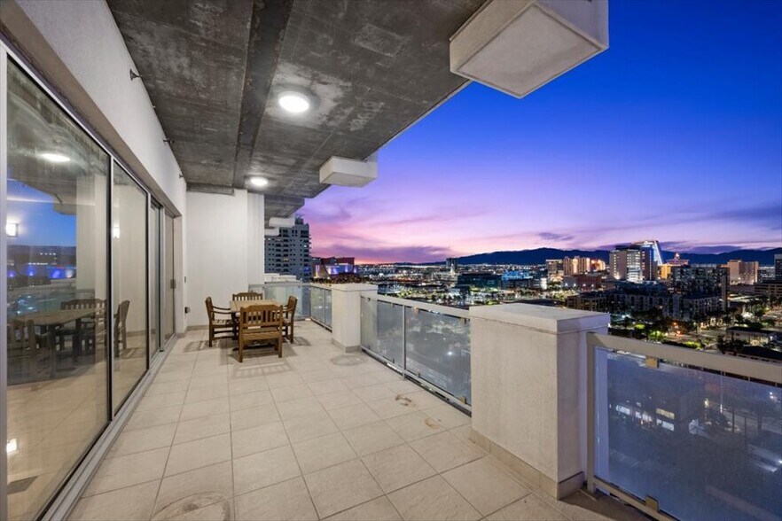 More Photos Of 900 S Las Vegas Blvd, Las Vegas Apartments For Sale