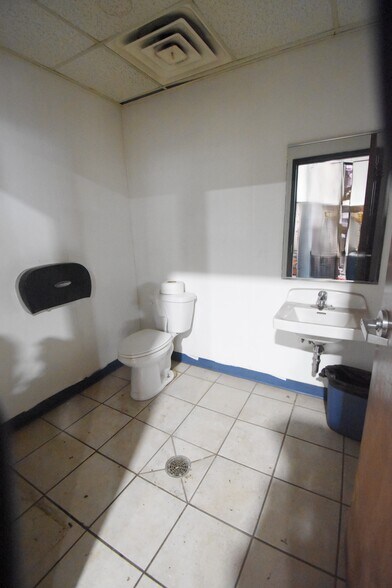 More Photos Of 300 Washington St, Rensselaer Auto Repair For Sale