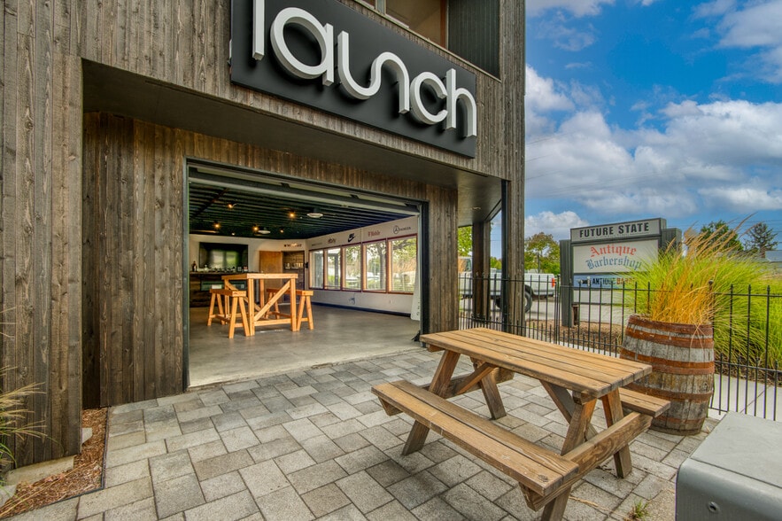 More Photos Of 12290 SW Main St, Portland Office For Sale