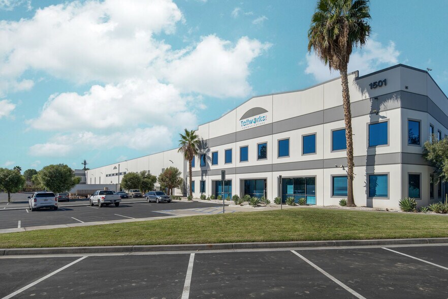 More Photos Of 1501 E Cooley Dr, Colton Warehouse For Lease