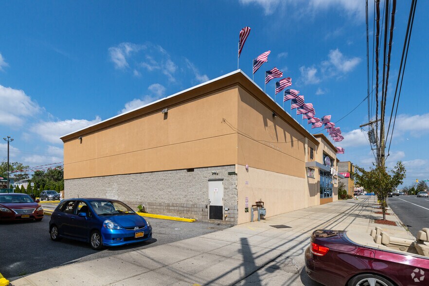 More Photos Of 16320 Crossbay Blvd, Howard Beach Supermarket For Sale