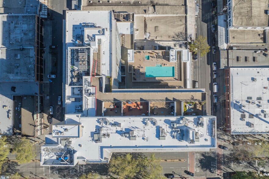 More Photos Of 200-222 Broadway, Oakland Storefront For Sale