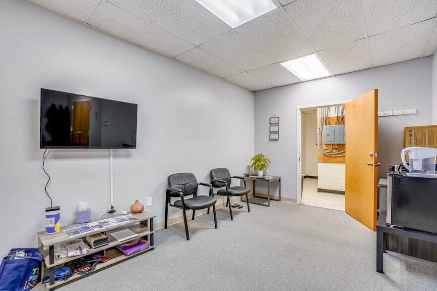 More Photos Of 6314 Windsor Mill Rd, Woodlawn Office For Sale