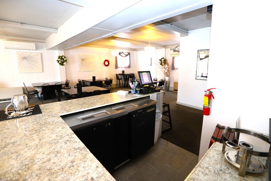 More Photos Of 138 Cross St, Brighton Hotel For Sale