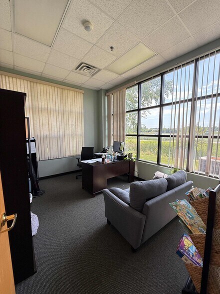 More Photos Of 5005 Bowling St SW, Cedar Rapids Loft Creative Space For Sale