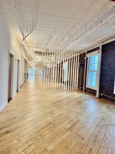 More Photos Of 166 Mercer St, New York Office For Lease