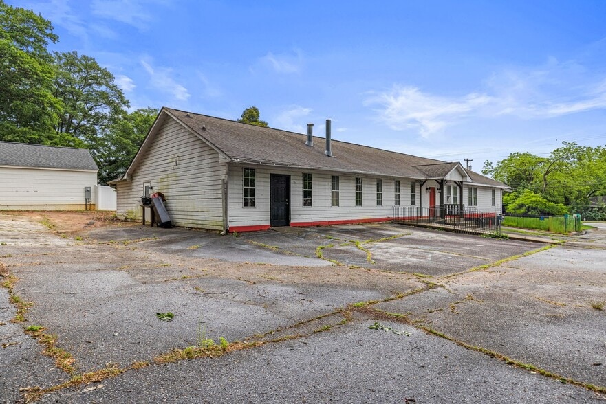 More Photos Of 906 W Poinsett St, Greer Restaurant For Sale