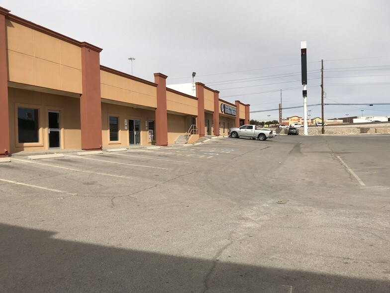 More Photos Of 7924-7934 W Gateway Blvd, El Paso Unknown For Lease