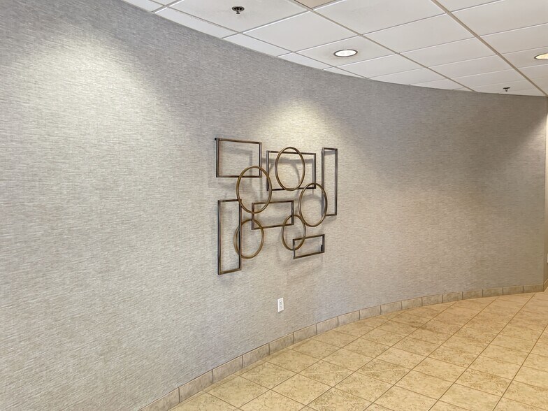 More Photos Of 4200 Fashion Square Blvd, Saginaw Medical For Sale