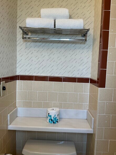 More Photos Of 333 Main St, Bridgeport Hotel For Sale