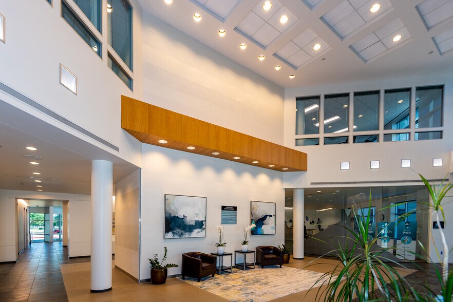 More Photos Of 8616 Freeport Pky, Irving Unknown For Lease