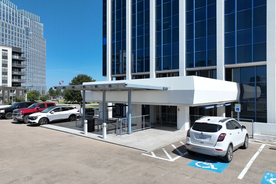 More Photos Of 101 Summit Ave, Fort Worth Office For Lease