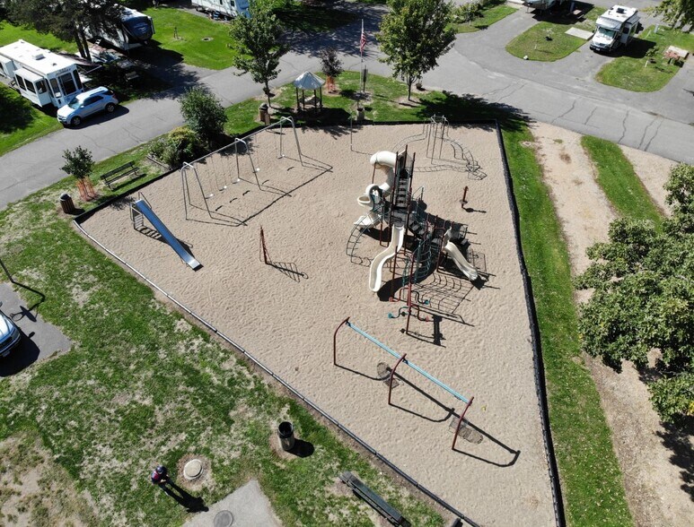 More Photos Of 1335 W River St, Monticello Manufactured Housing Mobile Home Park For Sale