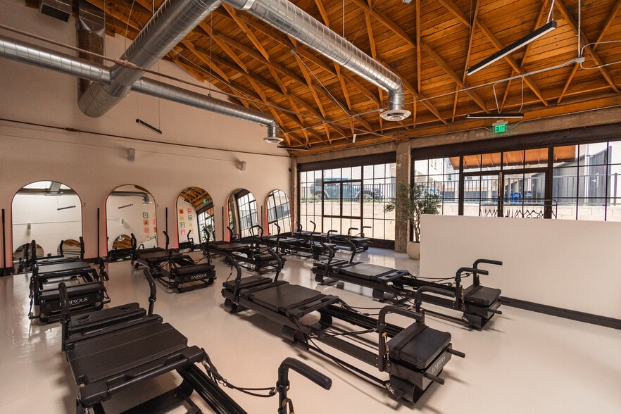 More Photos Of 1801 Blake Ave, Los Angeles Flex For Sale