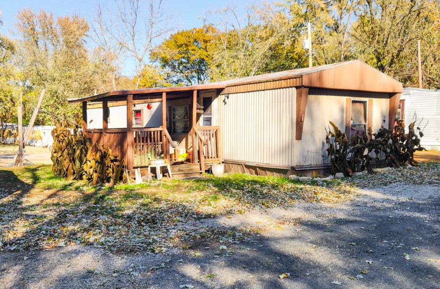 More Photos Of 3 Fern Ln, East Alton Manufactured Housing Mobile Home Park For Sale