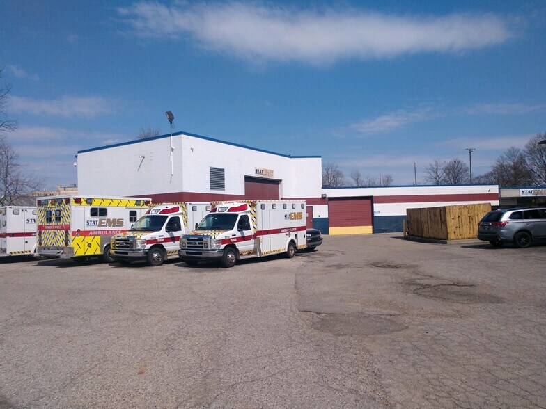 More Photos Of 520 W 3rd St, Flint Service For Sale