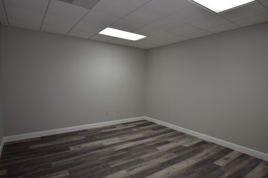 More Photos Of 6128 Brookshire Blvd, Charlotte Light Distribution For Lease