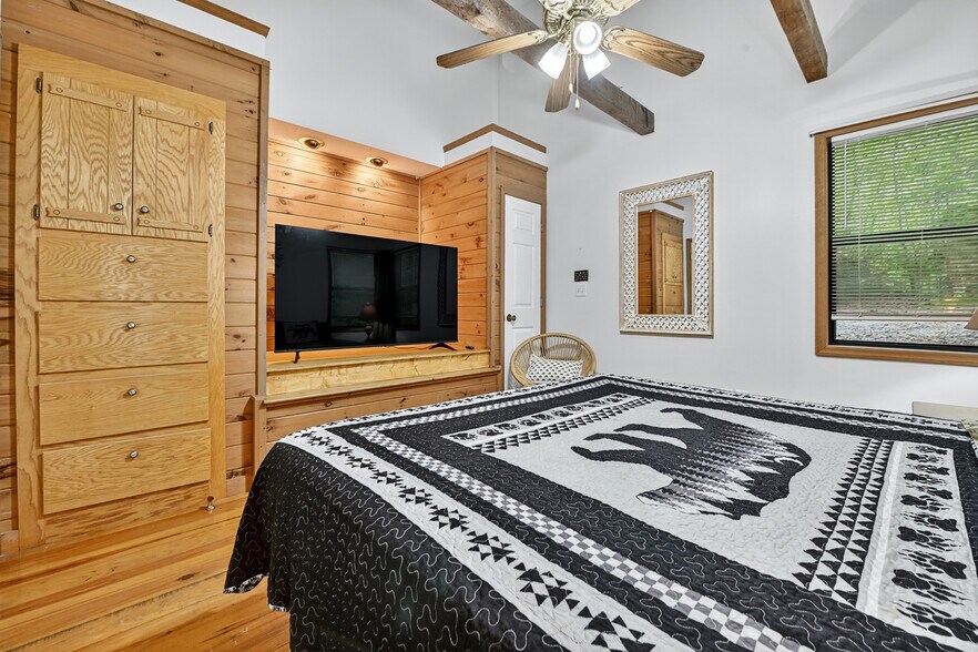 More Photos Of 77 Alpine Way, Blairsville Hotel For Sale