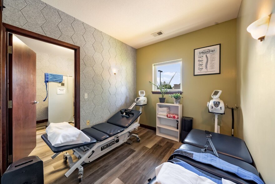 More Photos Of 7410 Switzer, Shawnee Medical For Sale