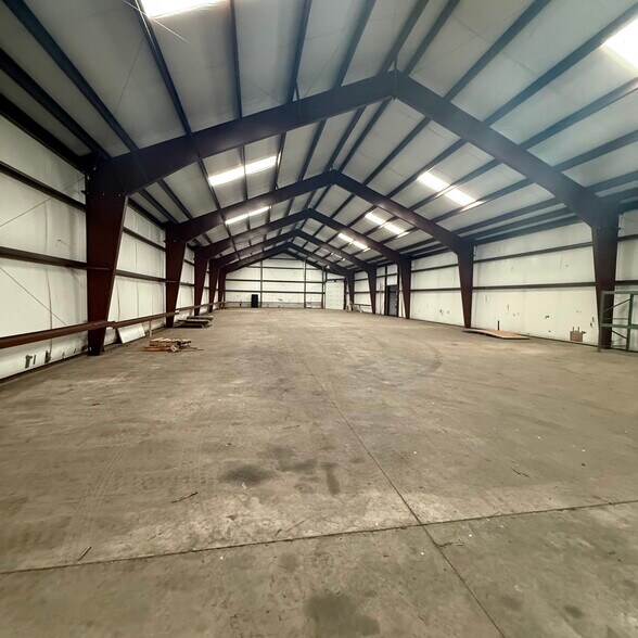More Photos Of 1410 Lincoln Ave, Utica Manufacturing For Sale