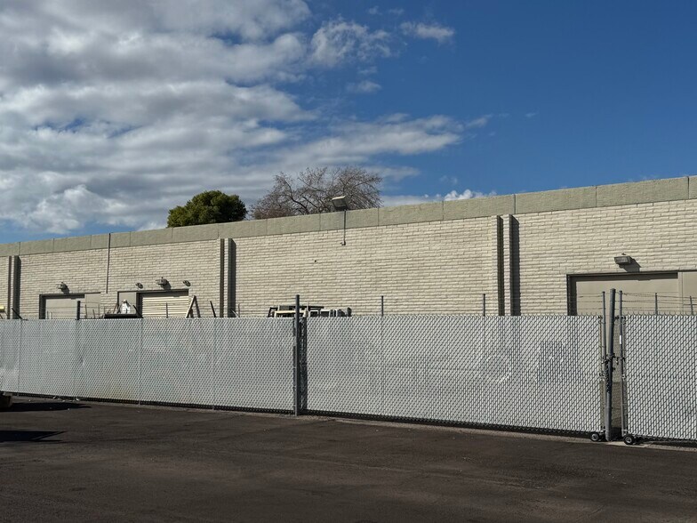 More Photos Of 2615-2629 S 21st St, Phoenix Warehouse For Sale