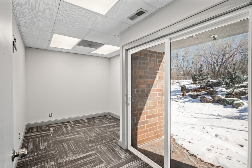 More Photos Of 4920-4934 Lincoln Dr, Edina Office For Sale