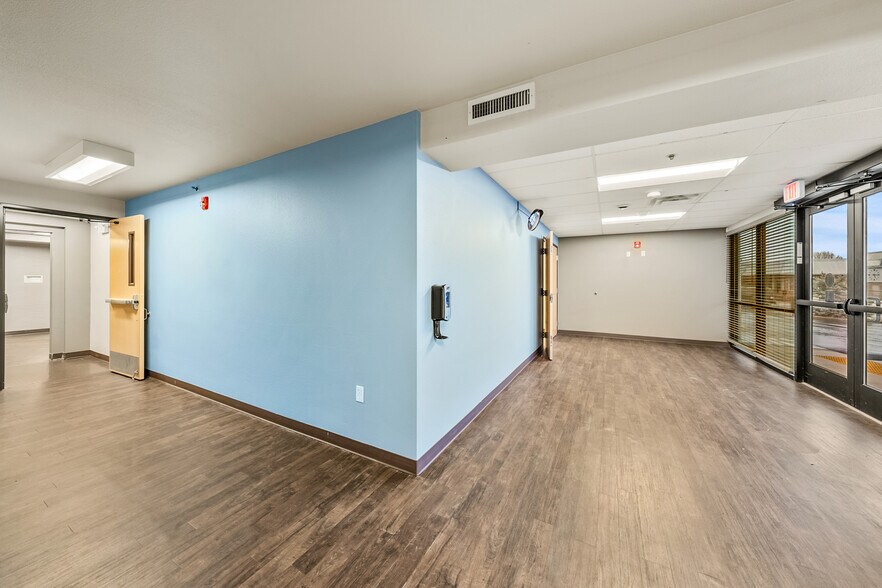 More Photos Of 2166 NW Vine St, Grants Pass Medical For Sale