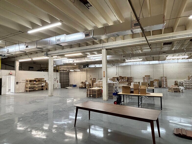 More Photos Of 1101 NW 72nd St, Miami Warehouse For Lease