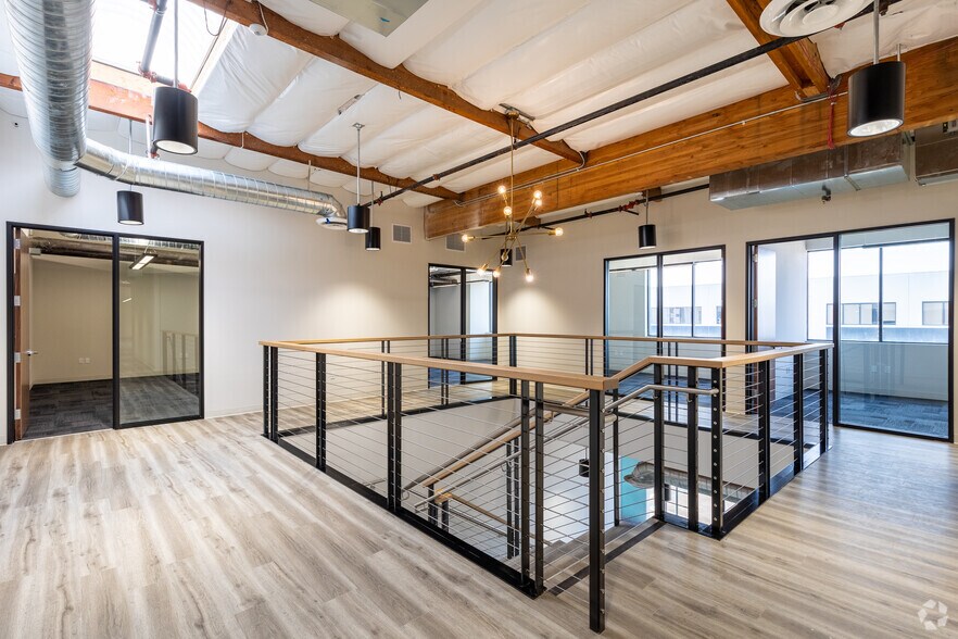 More Photos Of 2445-2460 E 12th St, Los Angeles Unknown For Lease