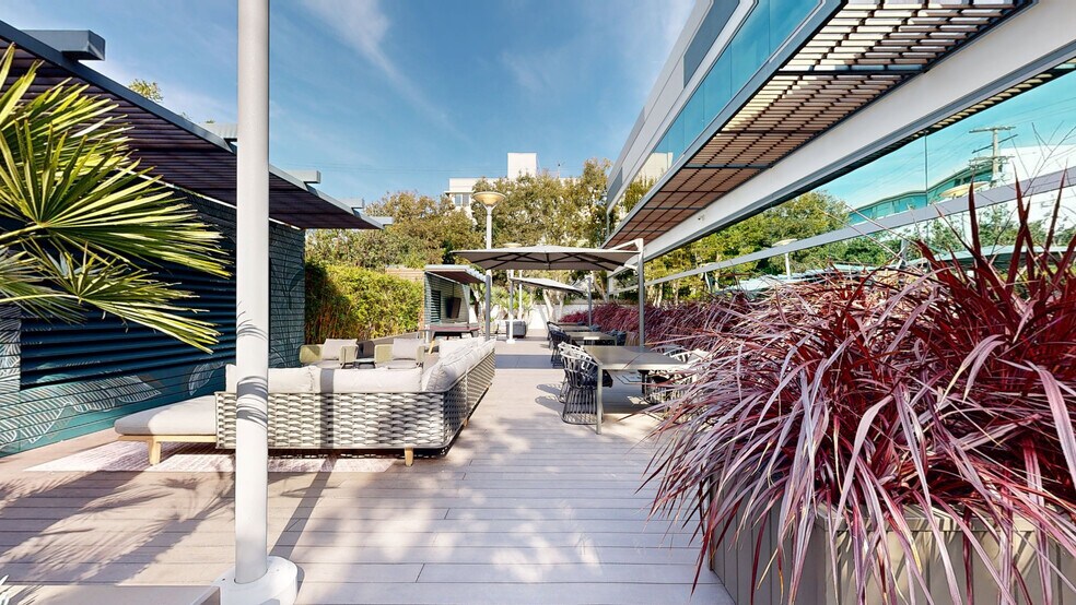 Primary Photo Of 1640 S Sepulveda Blvd, Los Angeles Office For Lease