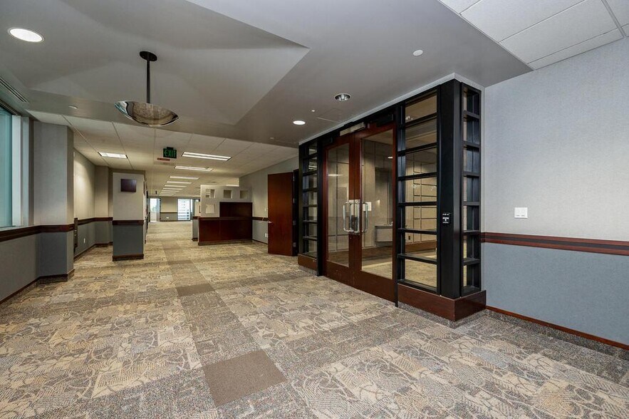 More Photos Of 4515 N River Blvd, Cedar Rapids Unknown For Lease