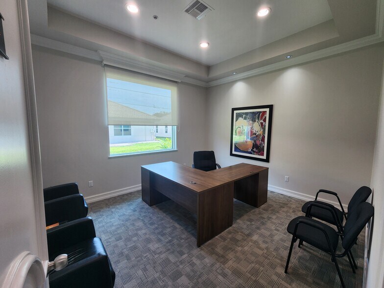 More Photos Of 8891 Brighton Ln, Bonita Springs Loft Creative Space For Sale