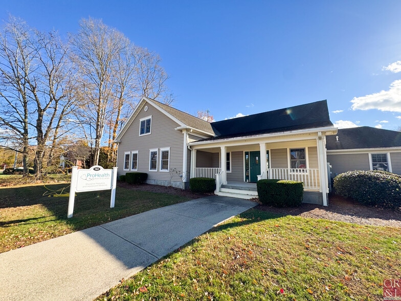 Primary Photo Of 162 E Main St, Clinton Medical For Sale