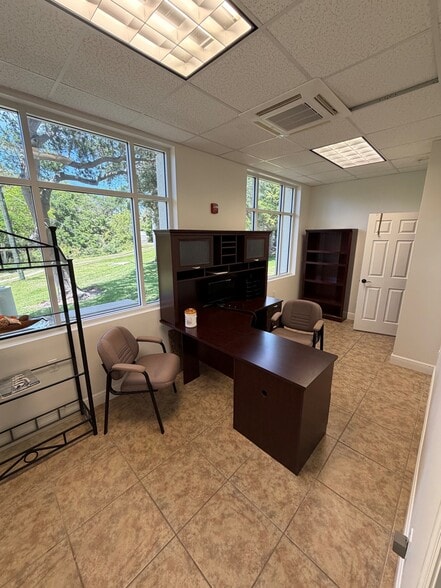 More Photos Of 681 Goodlette Rd N, Naples Medical For Sale