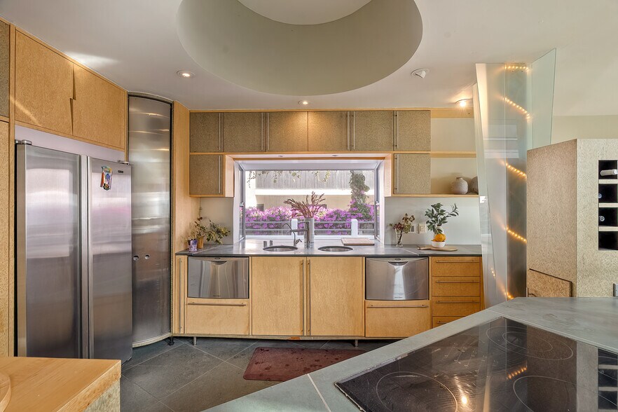 More Photos Of 3111 Ocean Front Walk, Marina Del Rey Apartments For Sale