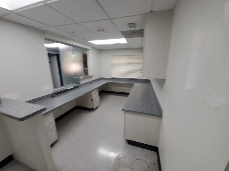 More Photos Of 1060 San Bernardino Rd, Upland Office For Sale