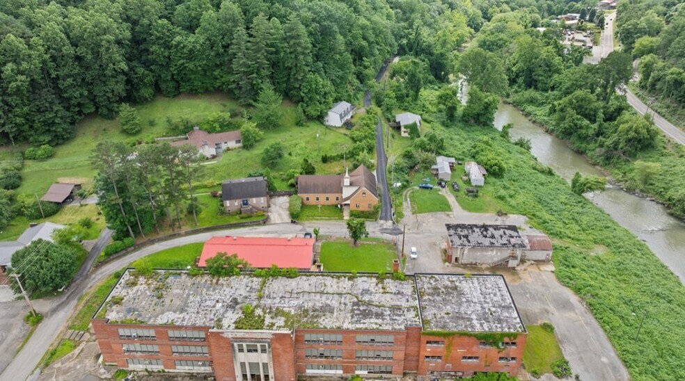 More Photos Of 112 Indian Bend Drive Hazard KY. 41701 Dr, Hazard Religious Facility For Sale