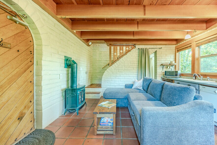 More Photos Of 1820 E 28th Ave, Eugene Multifamily For Sale