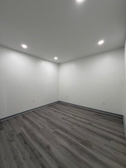 More Photos Of 2735 Huff Dr, Lawrenceville Warehouse For Lease