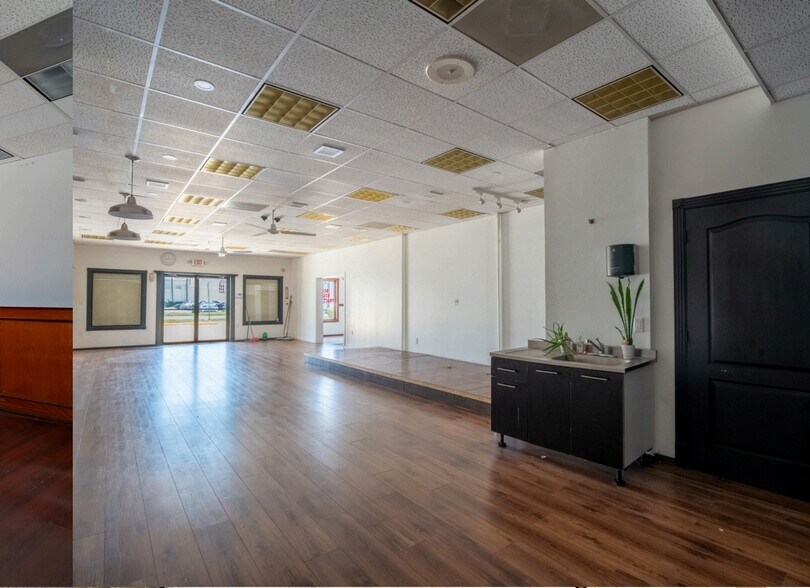 More Photos Of 1912 S Main St, McAllen Storefront For Lease